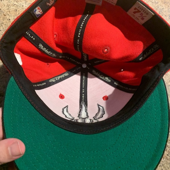 Vintage Toronto Raptors fitted hat - Picture 4 of 5